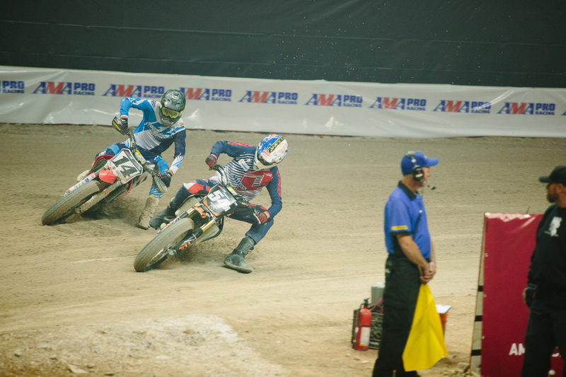 Illustration for article titled Behold The Controlled Chaos That Is Flat Track Motorcycle Racing